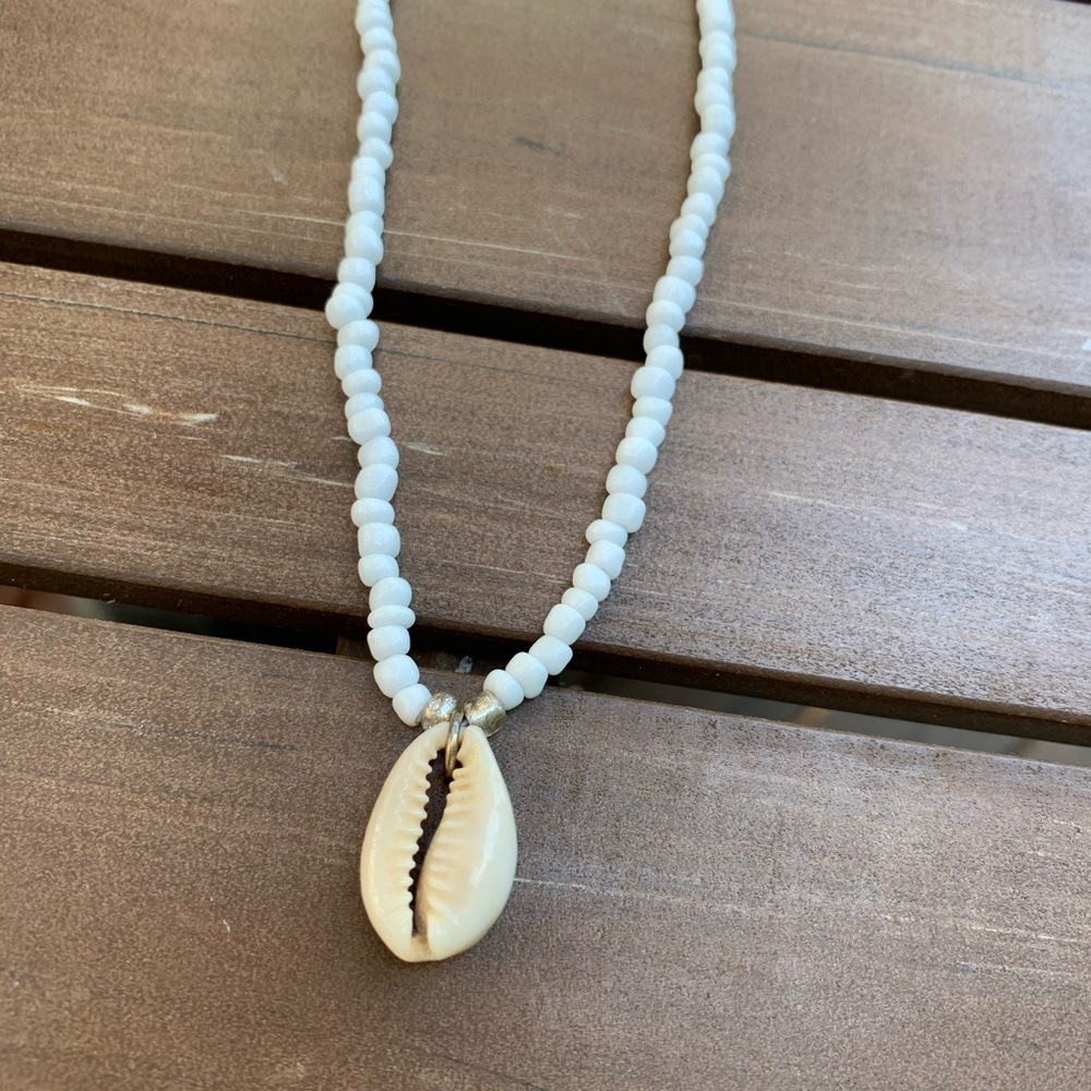 Shell Necklace - Picture 3 of 3